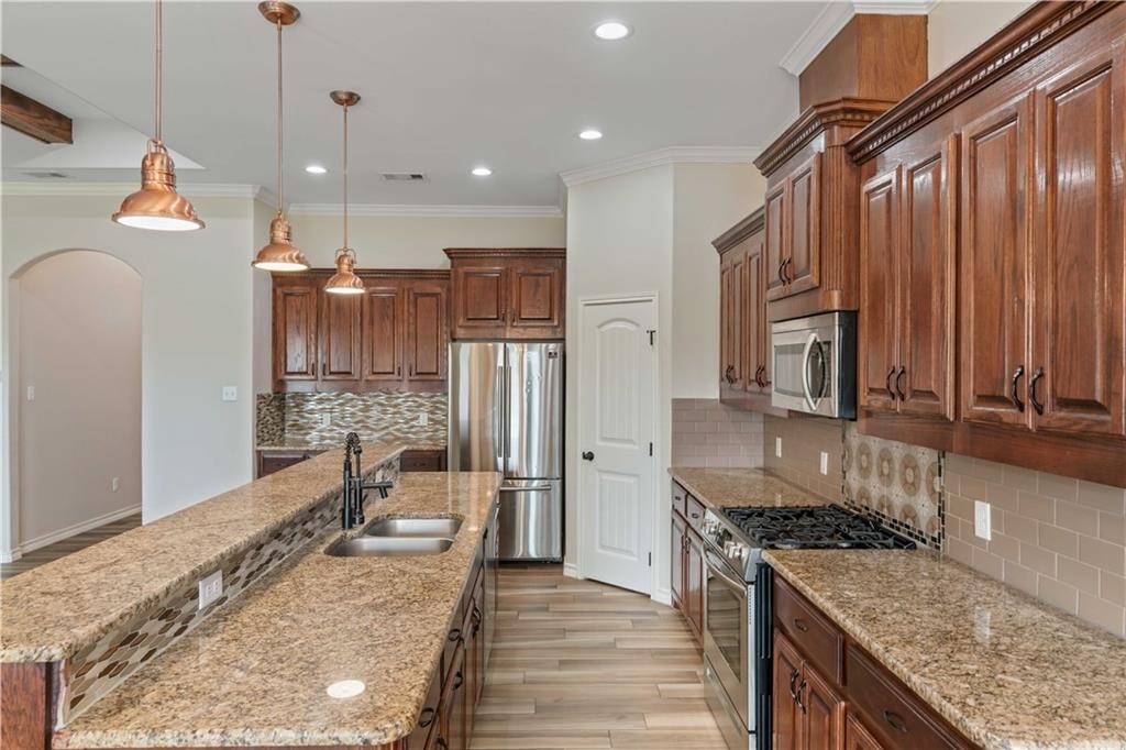 6913 Mets Ct Property Photo 5