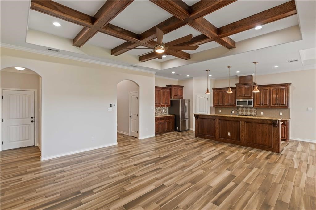 6913 Mets Ct Property Photo 6