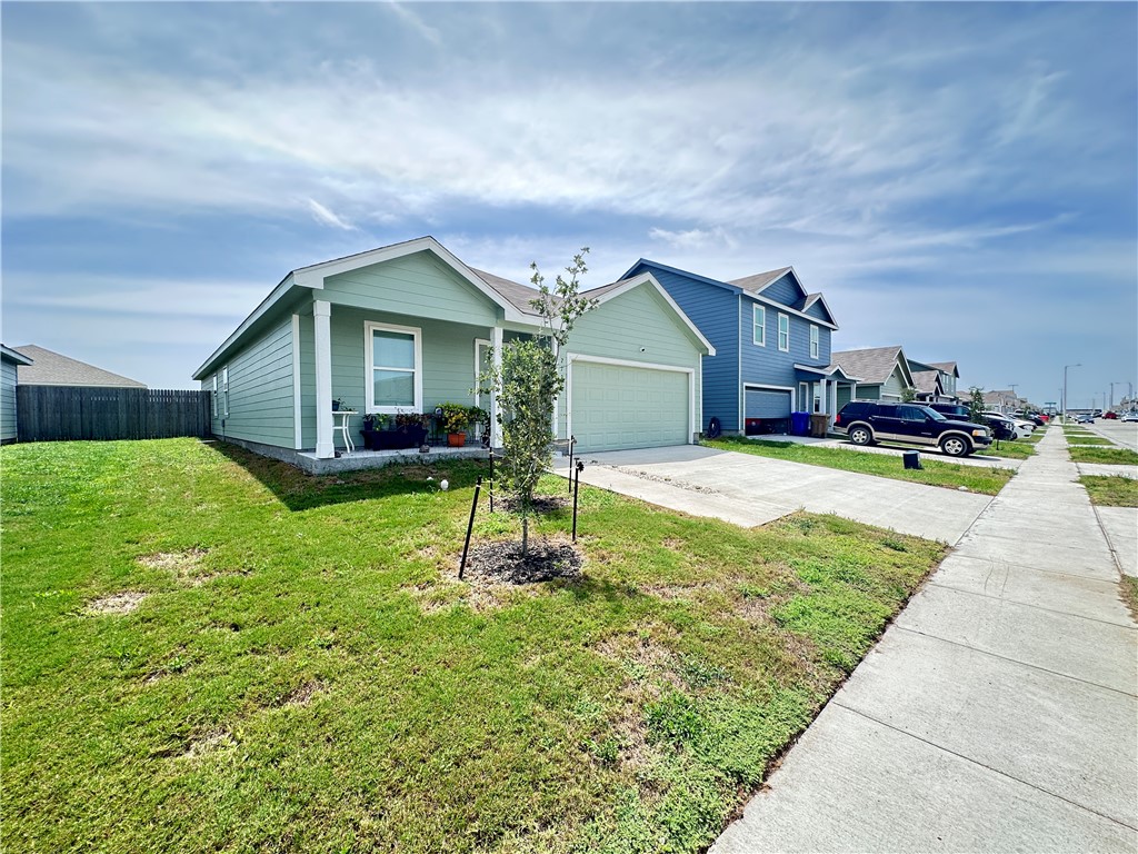 2722 Winterfell St Property Photo 4