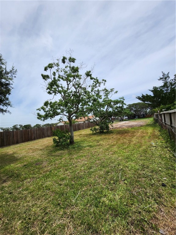 1510 Amber Dr Property Photo 2