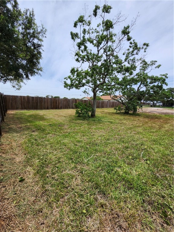 1510 Amber Dr Property Photo 3