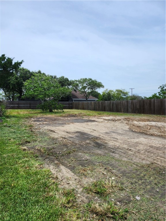 1510 Amber Dr Property Photo 6