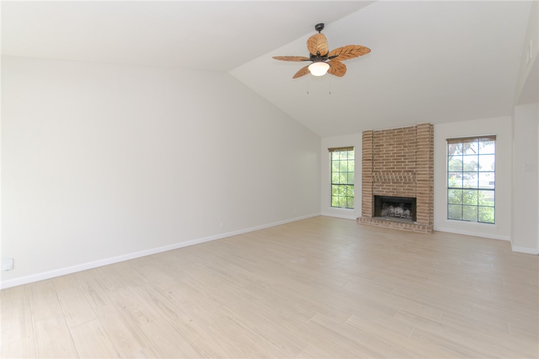 6918 Roseland Dr Property Photo 2