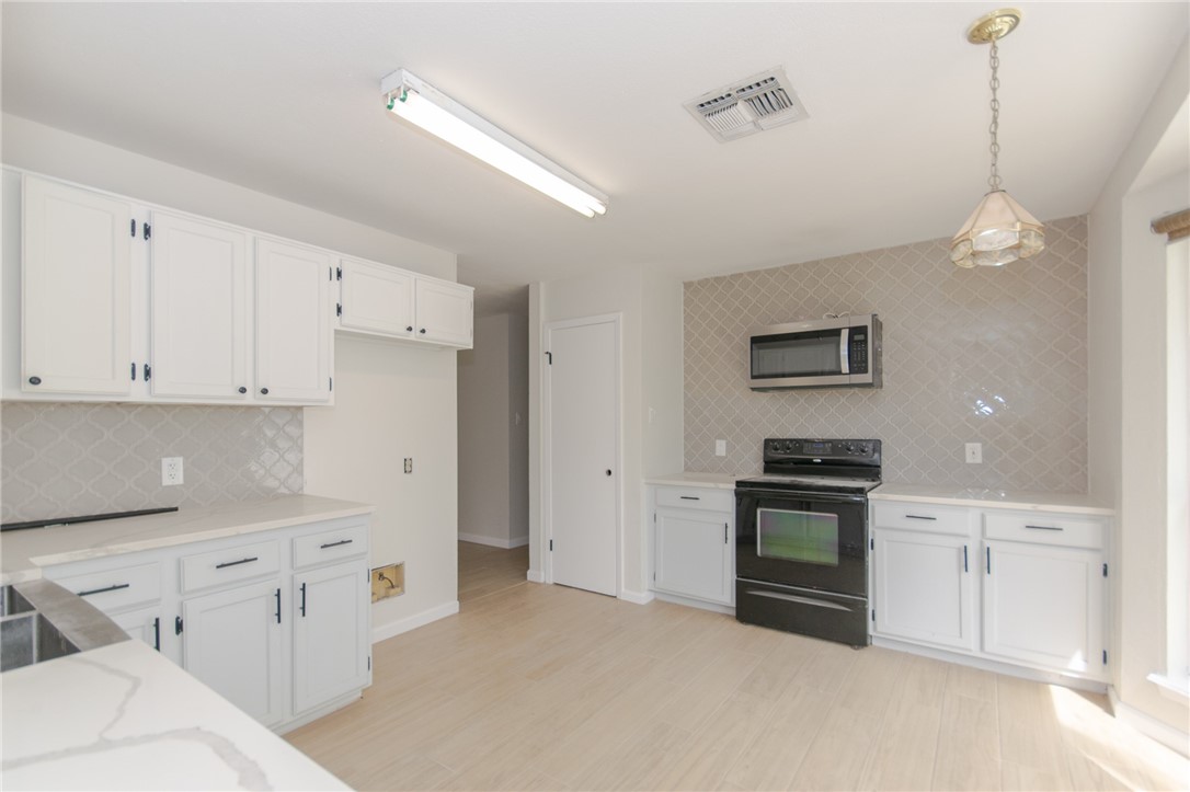 6918 Roseland Dr Property Photo 5