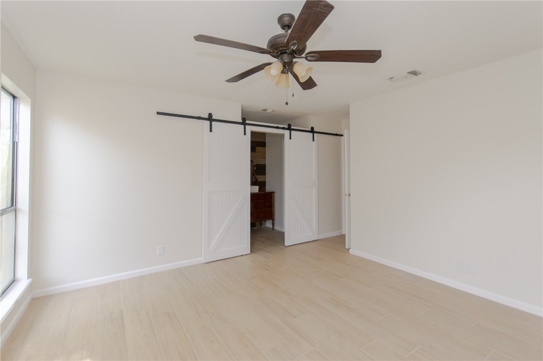6918 Roseland Dr Property Photo 9