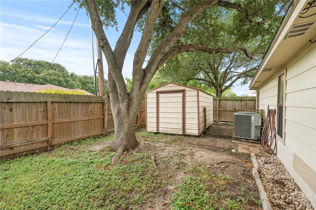 317 Sea Gate Dr Property Photo 29