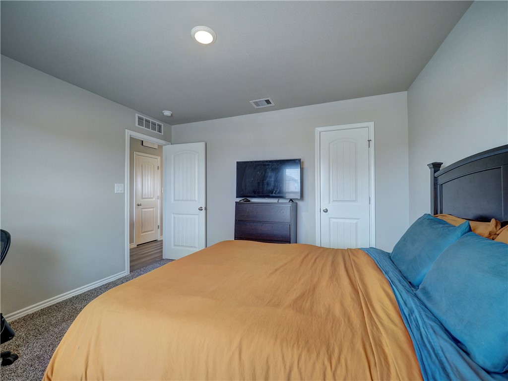 2693 Excelsior Blvd Property Photo 24