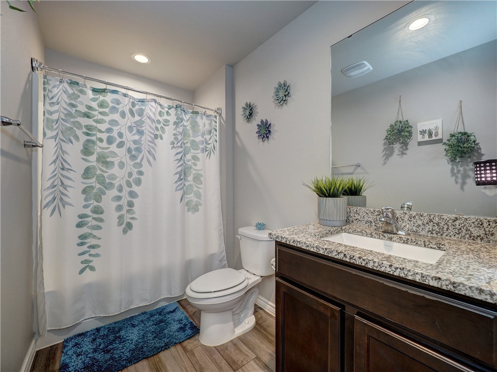 2693 Excelsior Blvd Property Photo 27