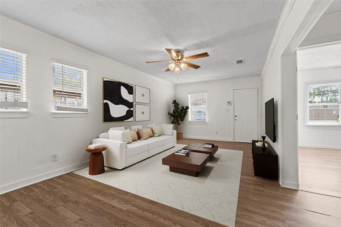 2853 Lawnview St Property Photo 5