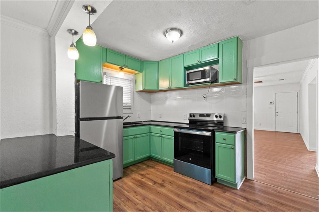 2853 Lawnview St Property Photo 8