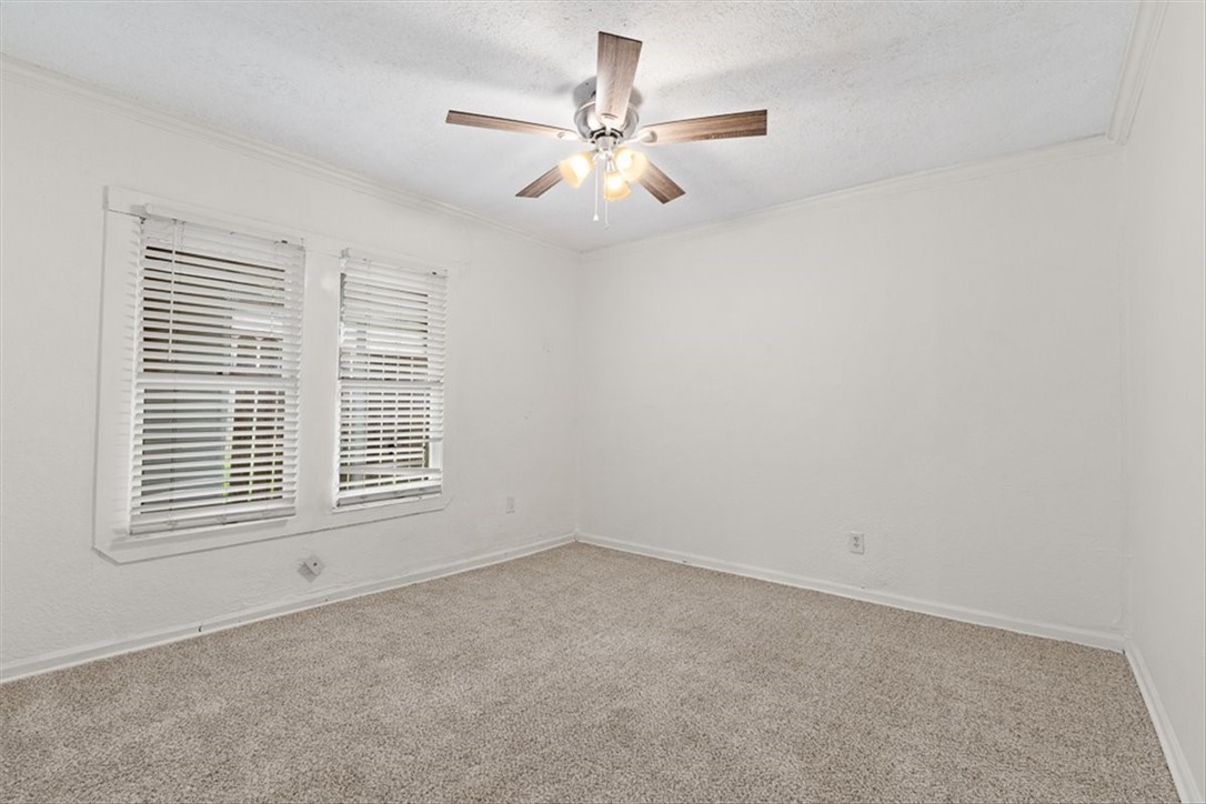 2853 Lawnview St Property Photo 13