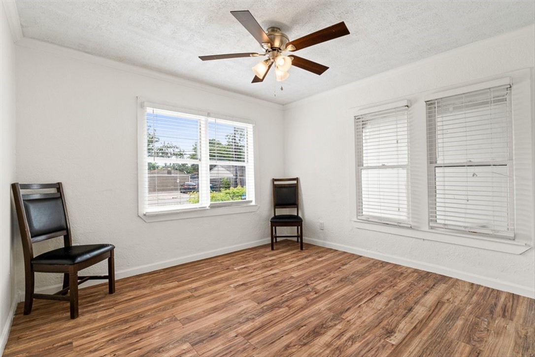 2853 Lawnview St Property Photo 16