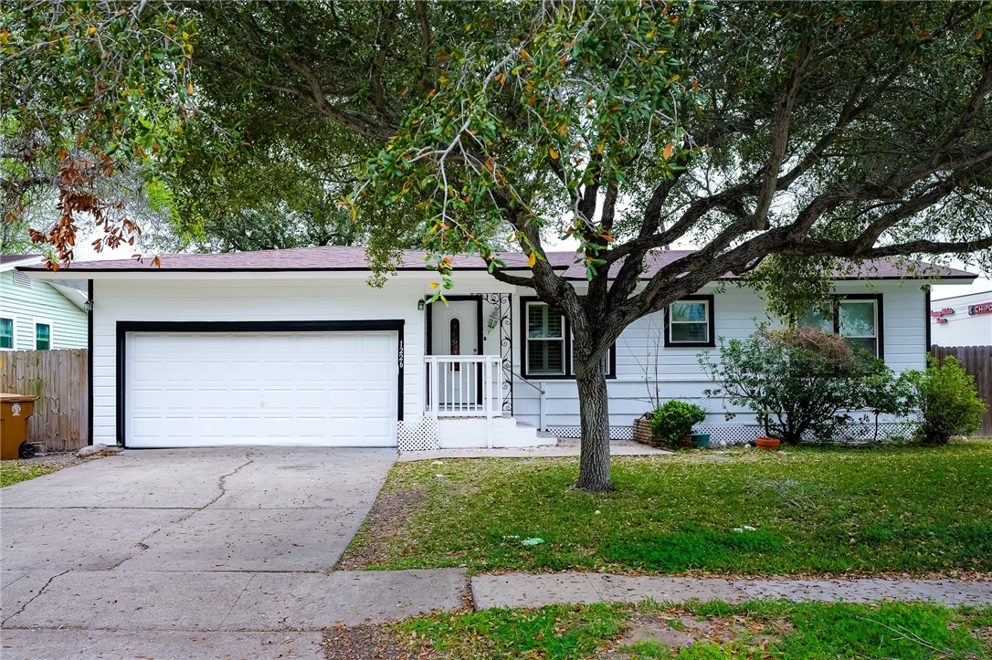 1226 Zarsky Dr Property Photo 1