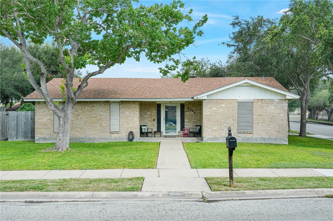 6205 Londonderry Dr Property Photo 1