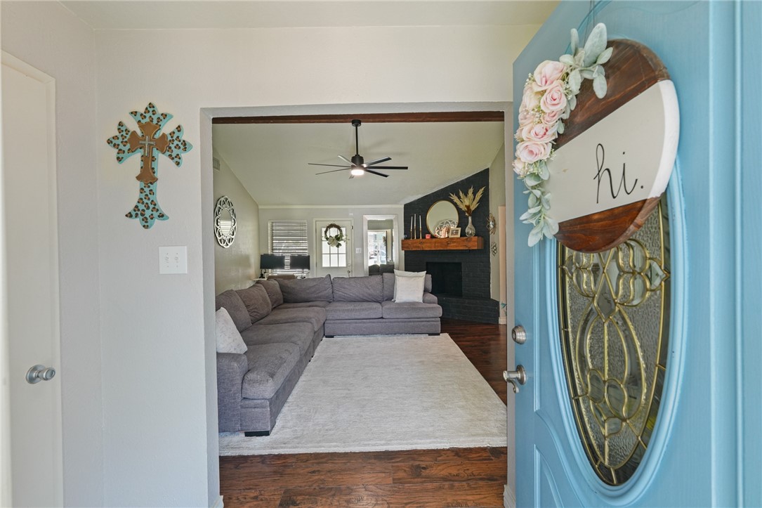 6205 Londonderry Dr Property Photo 3