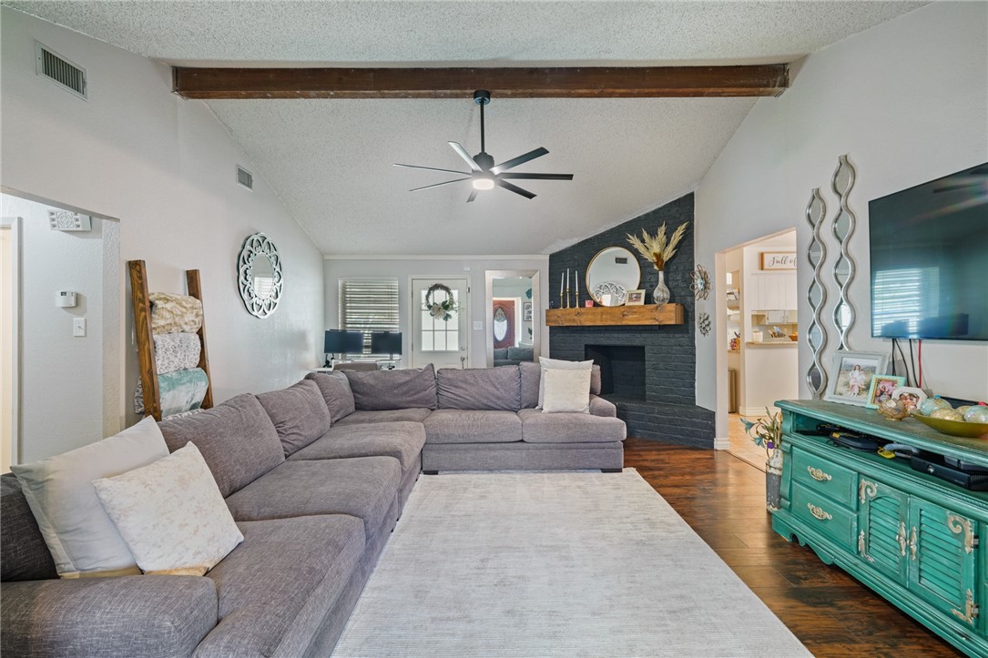 6205 Londonderry Dr Property Photo 5