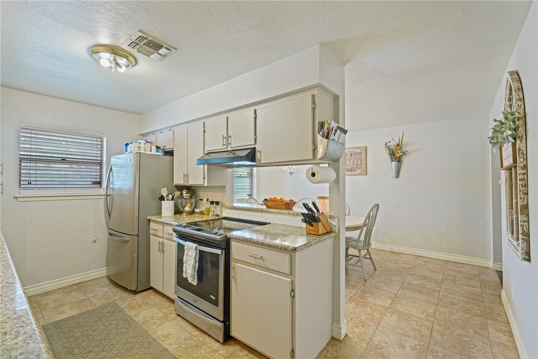 6205 Londonderry Dr Property Photo 8