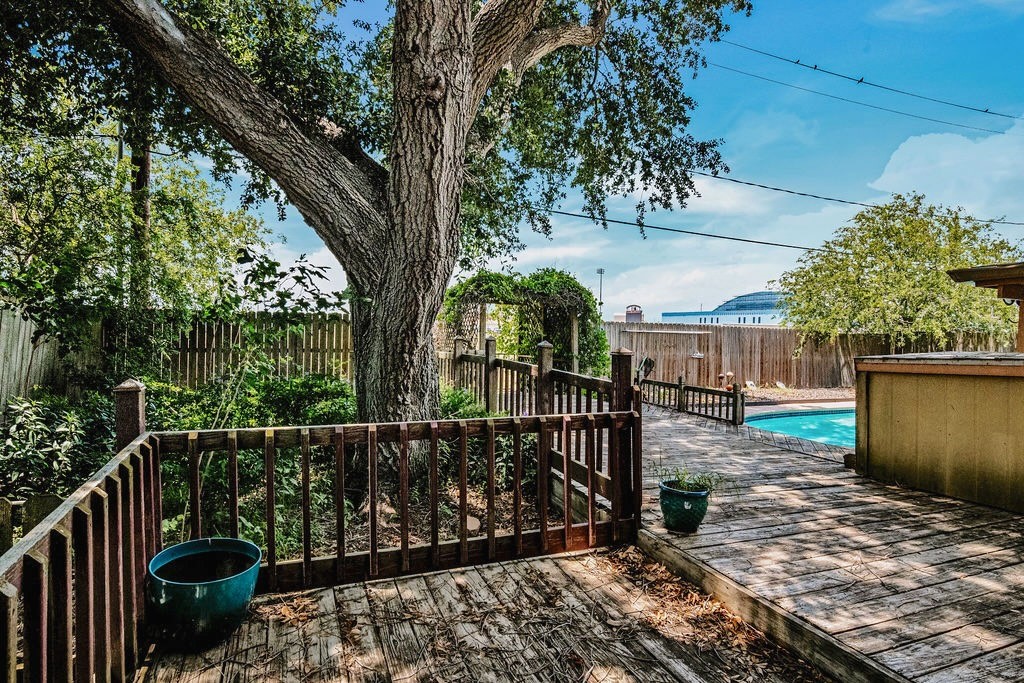 2311 Willow Dr Property Photo 20