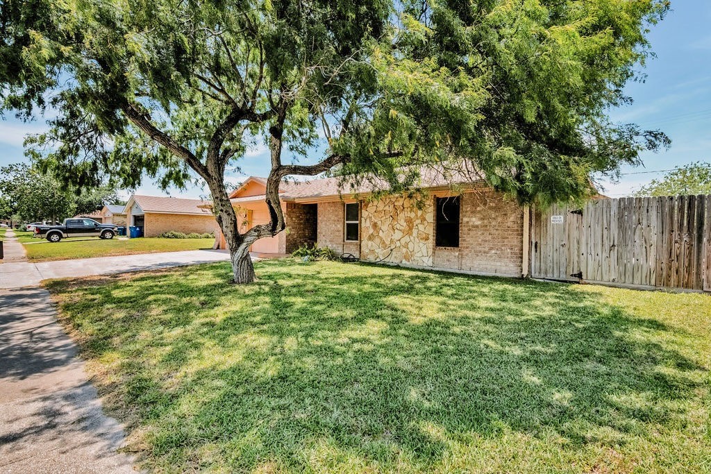 2311 Willow Dr Property Photo 23
