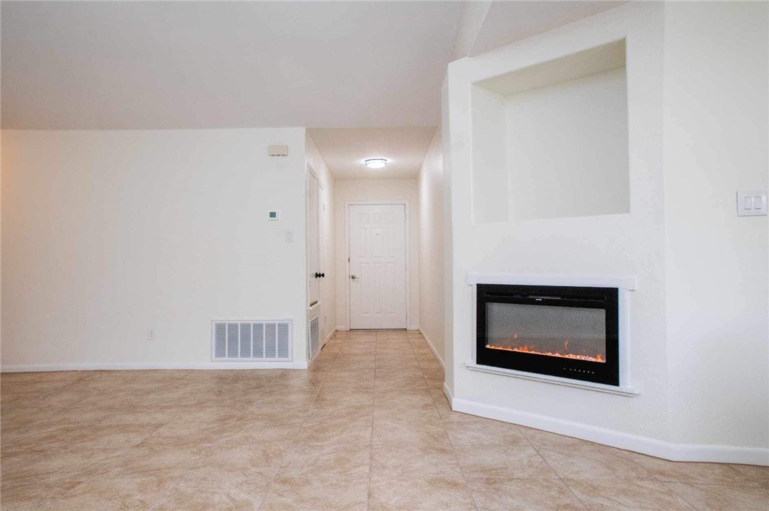 9563 Goldfinch Property Photo 4