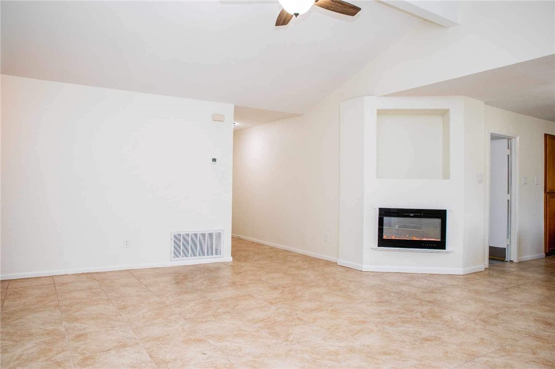 9563 Goldfinch Property Photo 5