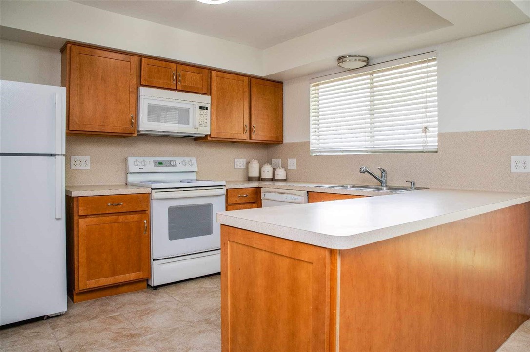 9563 Goldfinch Property Photo 6