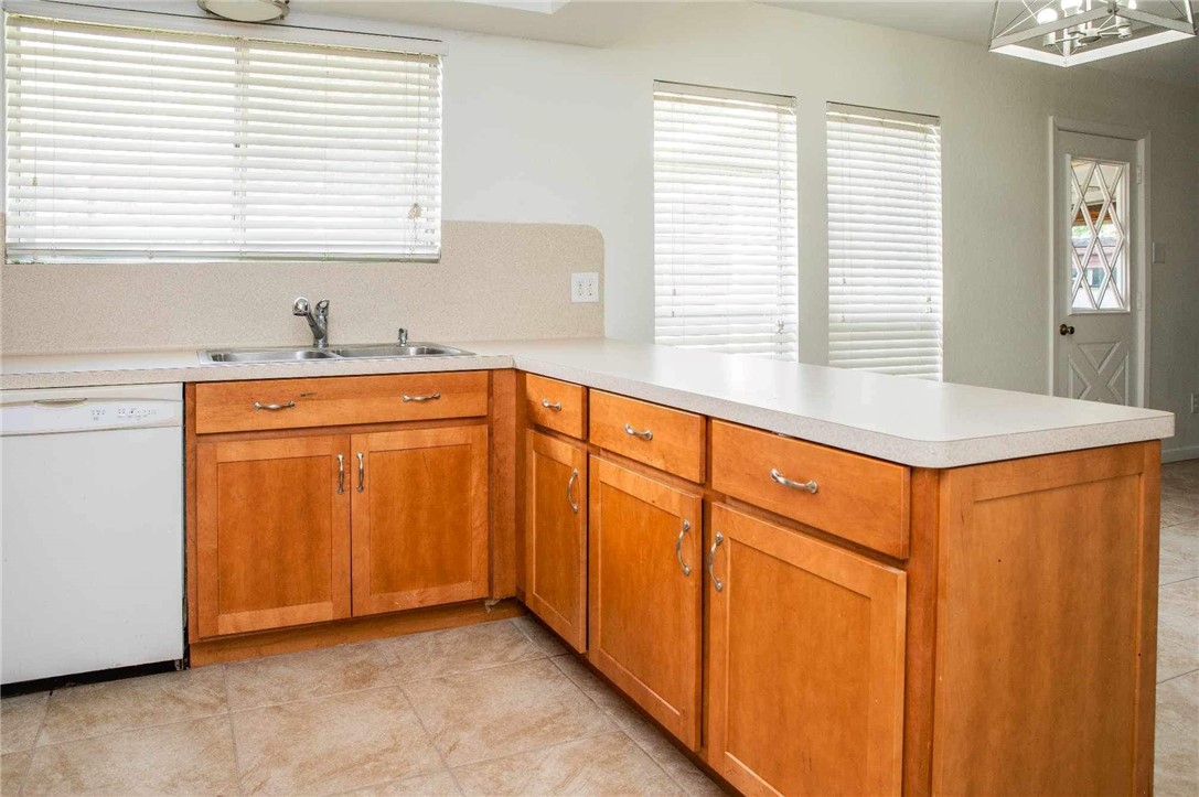 9563 Goldfinch Property Photo 7