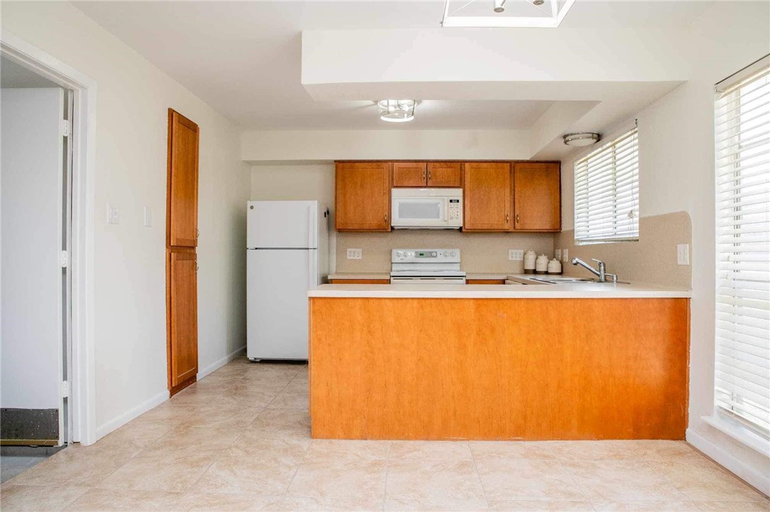 9563 Goldfinch Property Photo 8