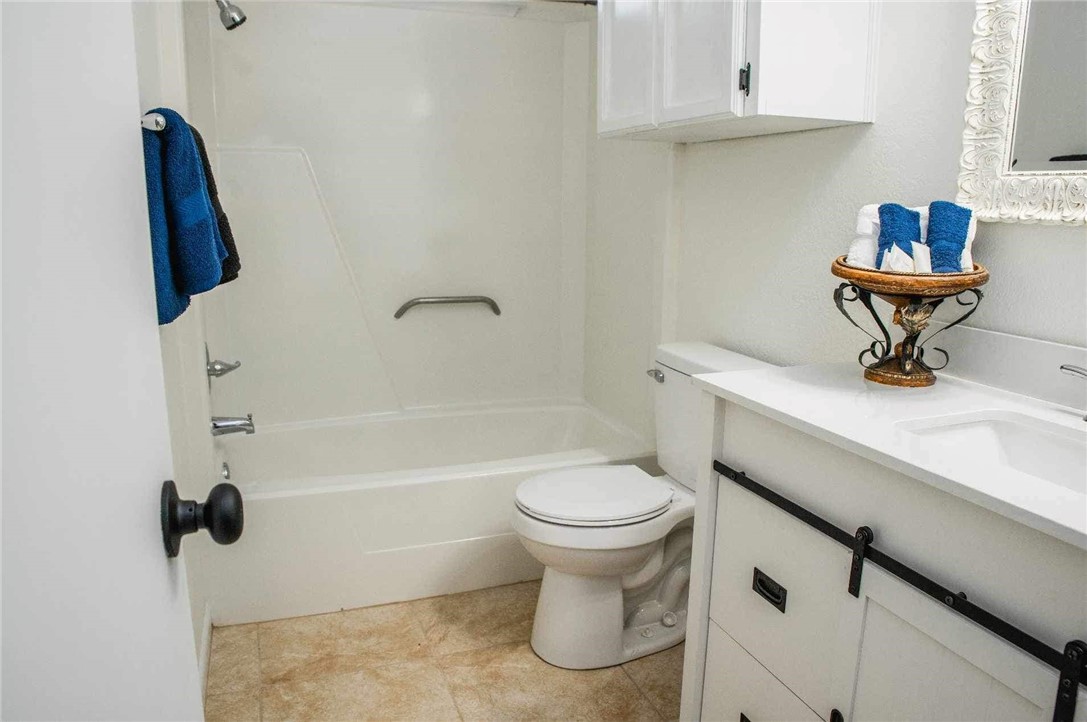 9563 Goldfinch Property Photo 10