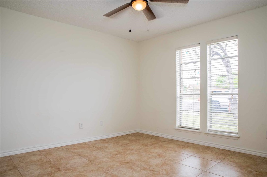 9563 Goldfinch Property Photo 15