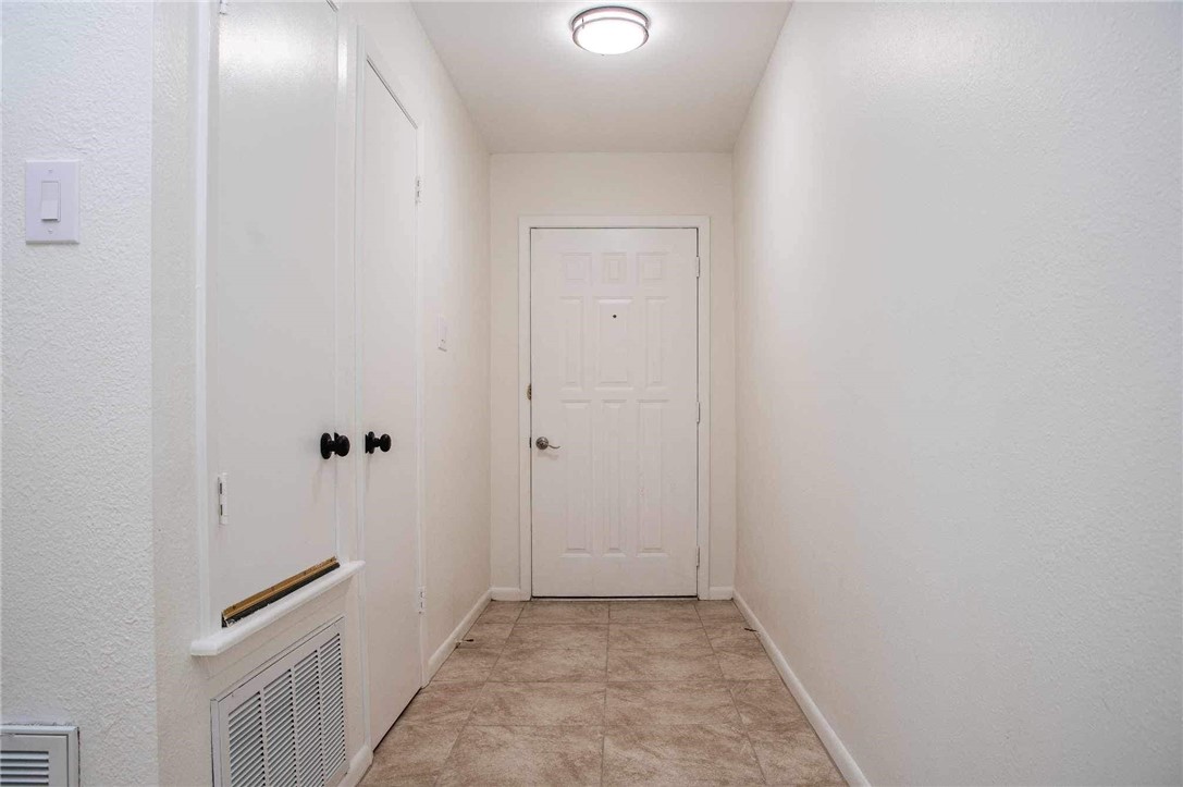 9563 Goldfinch Property Photo 16