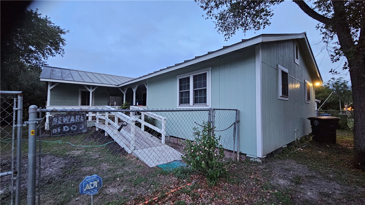10200 Shane Dr Property Photo 3