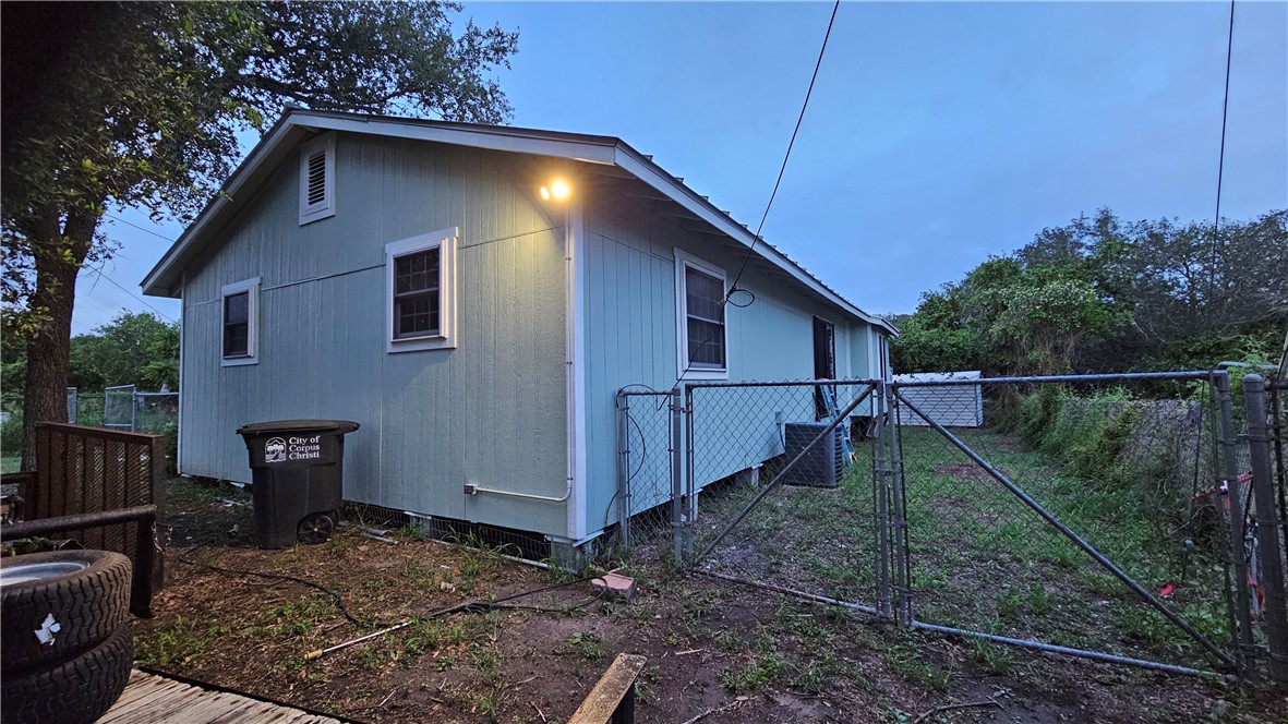 10200 Shane Dr Property Photo 4
