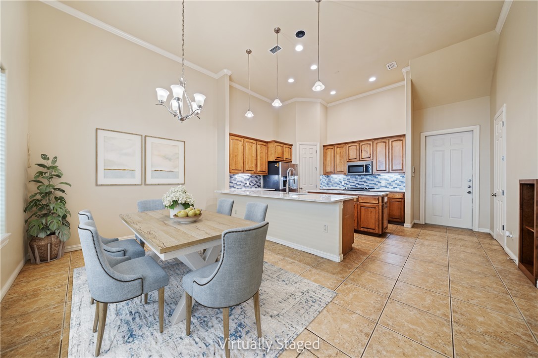 14910 Leeward Dr 403 Property Photo 3