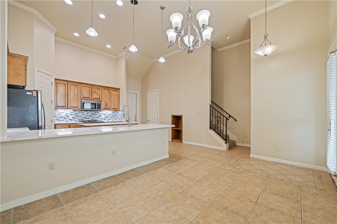 14910 Leeward Dr 403 Property Photo 4