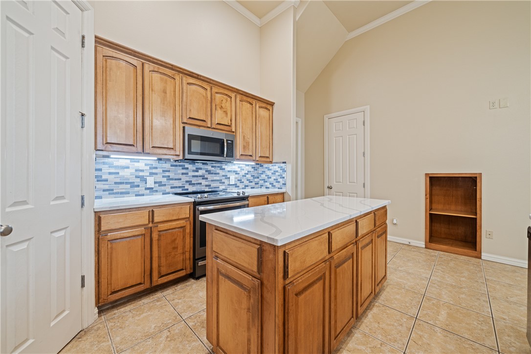 14910 Leeward Dr 403 Property Photo 7