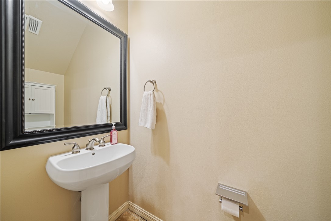 14910 Leeward Dr 403 Property Photo 8