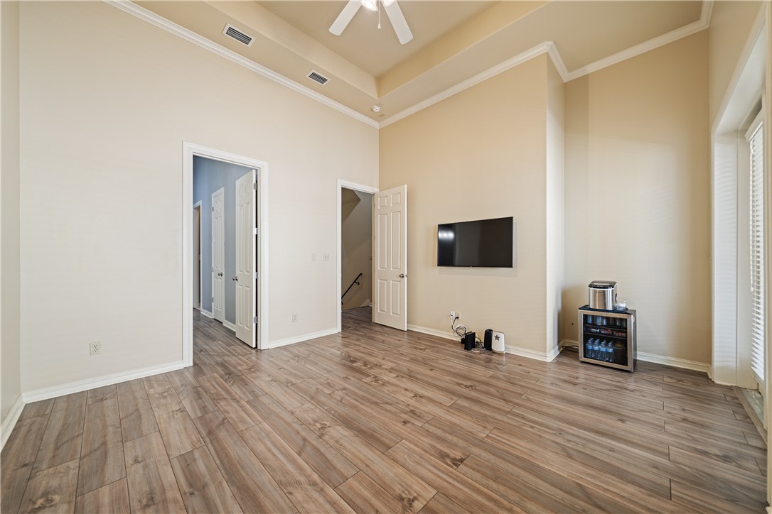 14910 Leeward Dr 403 Property Photo 9