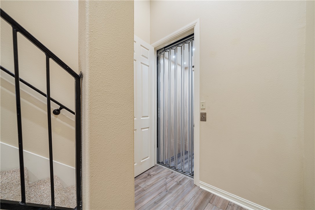 14910 Leeward Dr 403 Property Photo 17