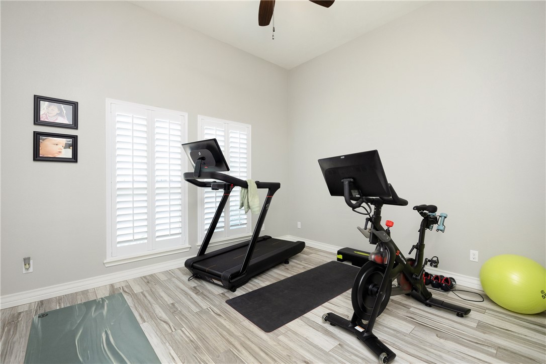 6401 Kobe Dr Property Photo 18