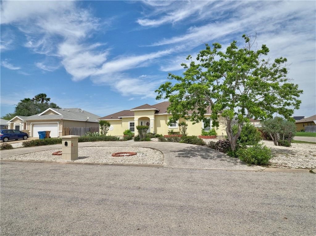 13838 Sea Horse Ave Property Photo 6