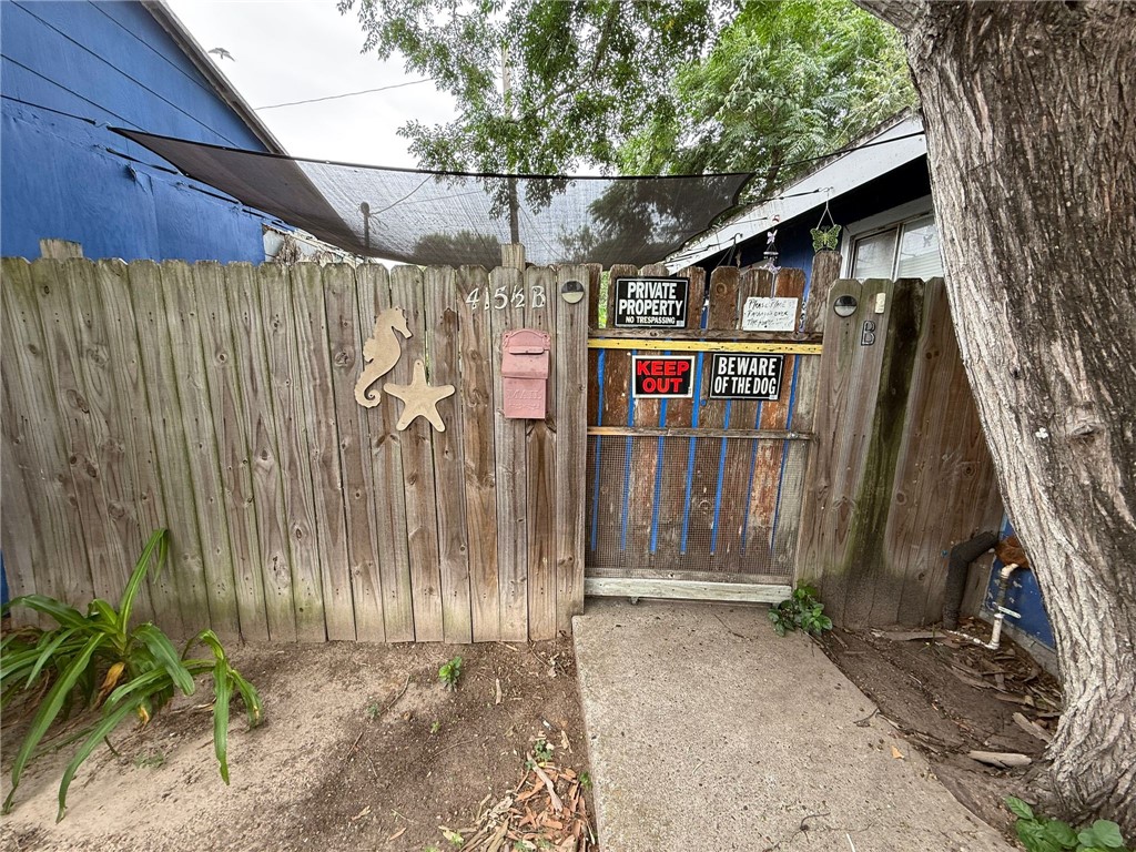 415 S Buchanan St Property Photo 5