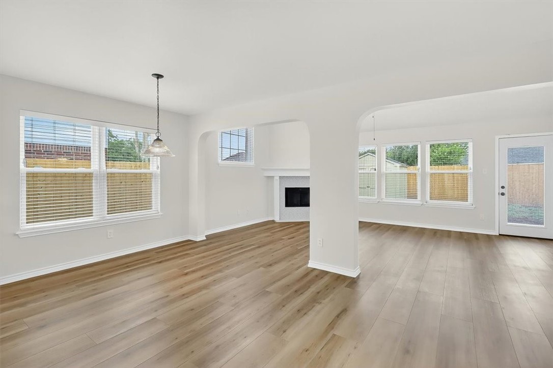 7821 Kingshire Dr Property Photo 4