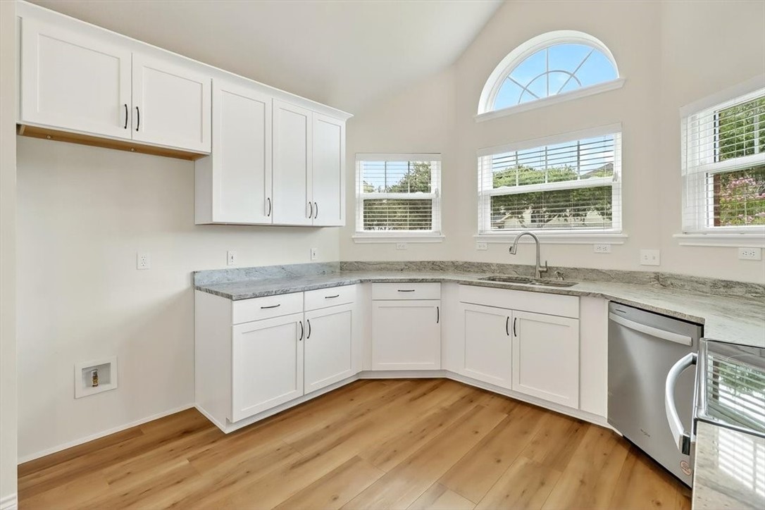 7821 Kingshire Dr Property Photo 10