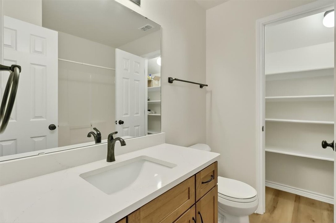 7821 Kingshire Dr Property Photo 33