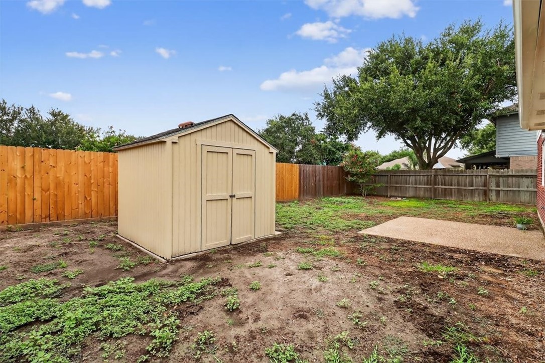 7821 Kingshire Dr Property Photo 36