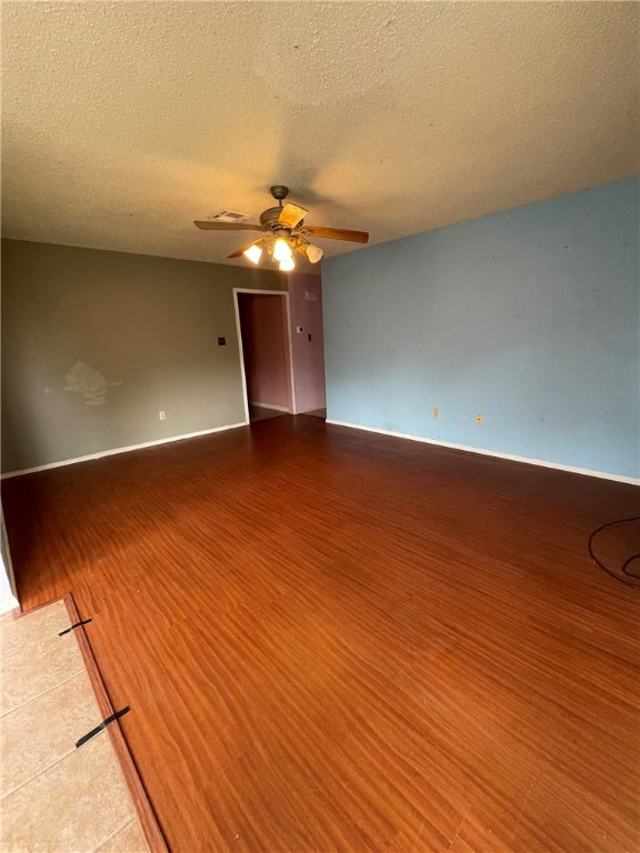 2418 Vialoux Dr Property Photo 3