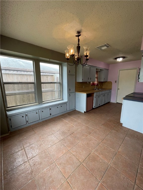 2418 Vialoux Dr Property Photo 4