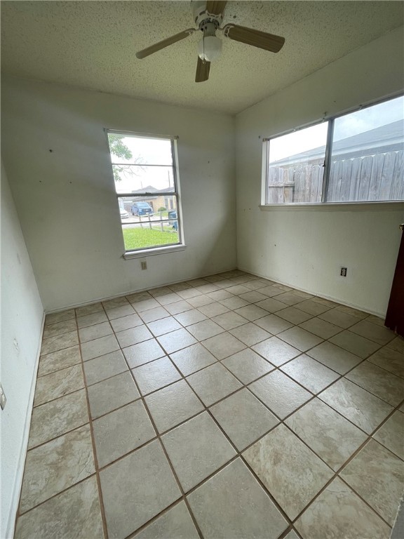 2418 Vialoux Dr Property Photo 6