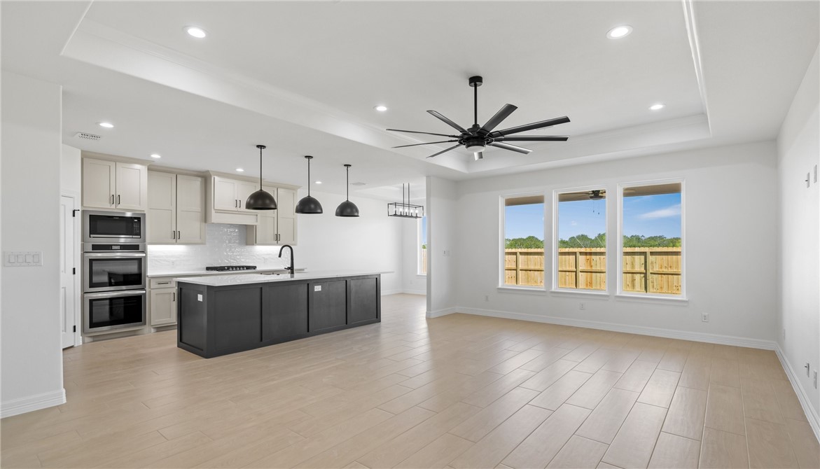 7914 Leylah Dr Property Photo 3